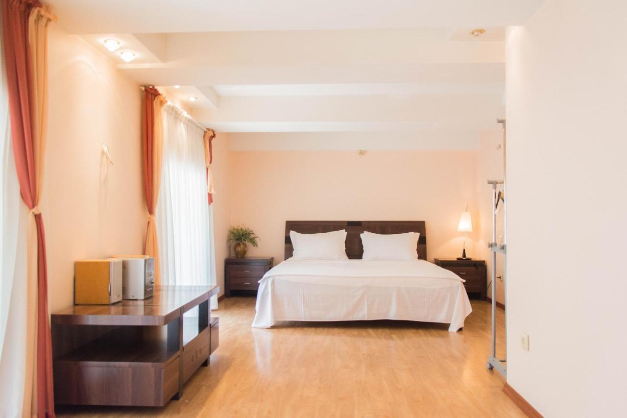 Apartment For Rent On Deribasovskaya Street Odessa Esterno foto