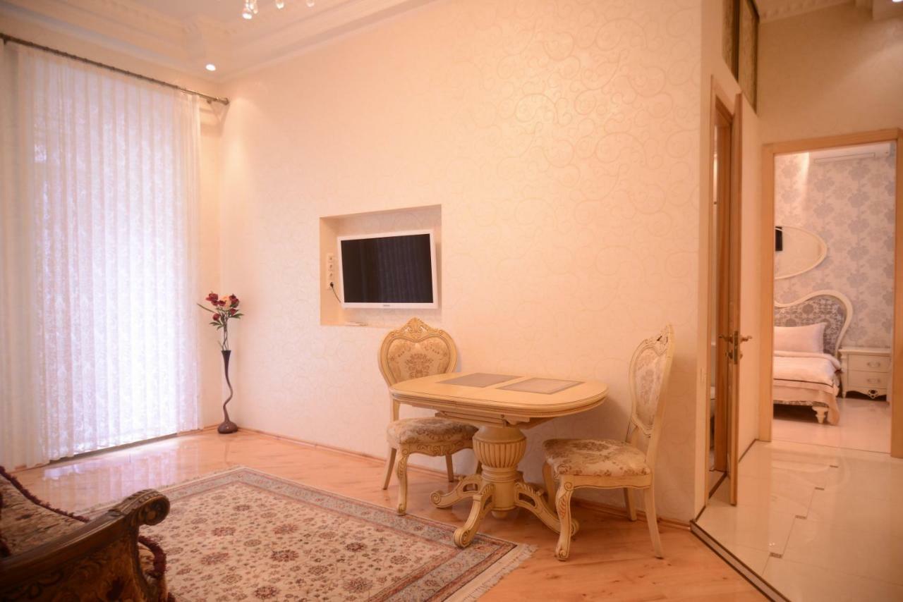 Apartment For Rent On Deribasovskaya Street Odessa Esterno foto