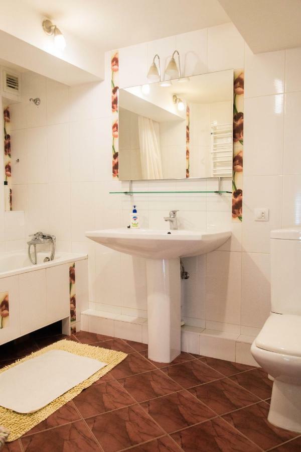 Apartment For Rent On Deribasovskaya Street Odessa Esterno foto